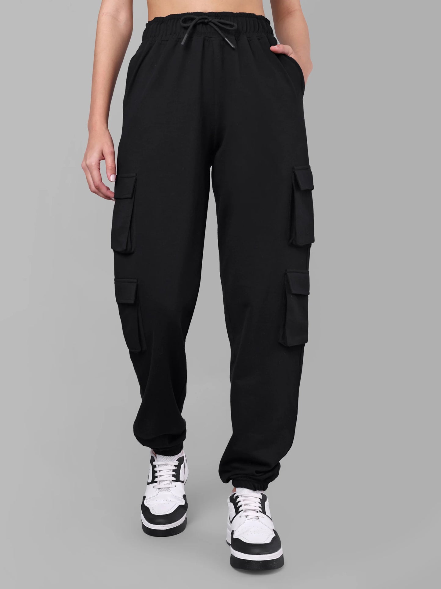 Women Joggers Black - Reprise