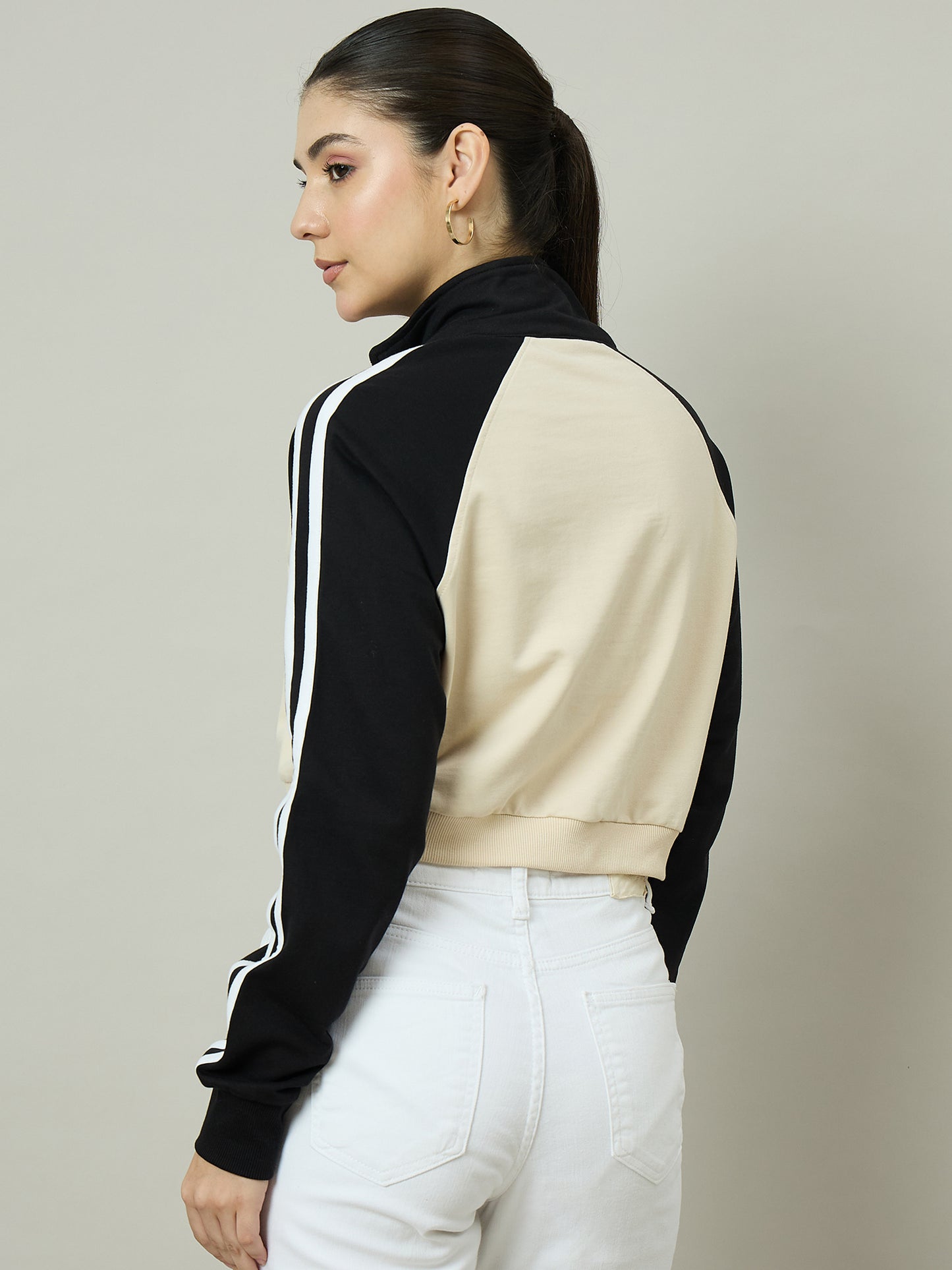 Women Black  & Beige Stand Collar Cropped Sweatshirt
