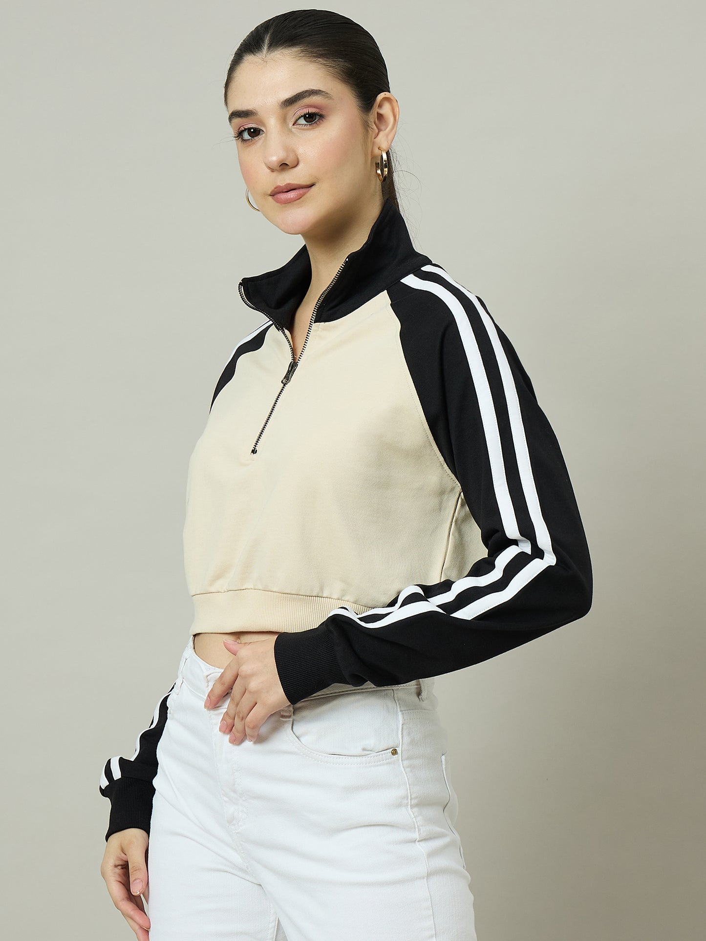 Women Black  & Beige Stand Collar Cropped Sweatshirt