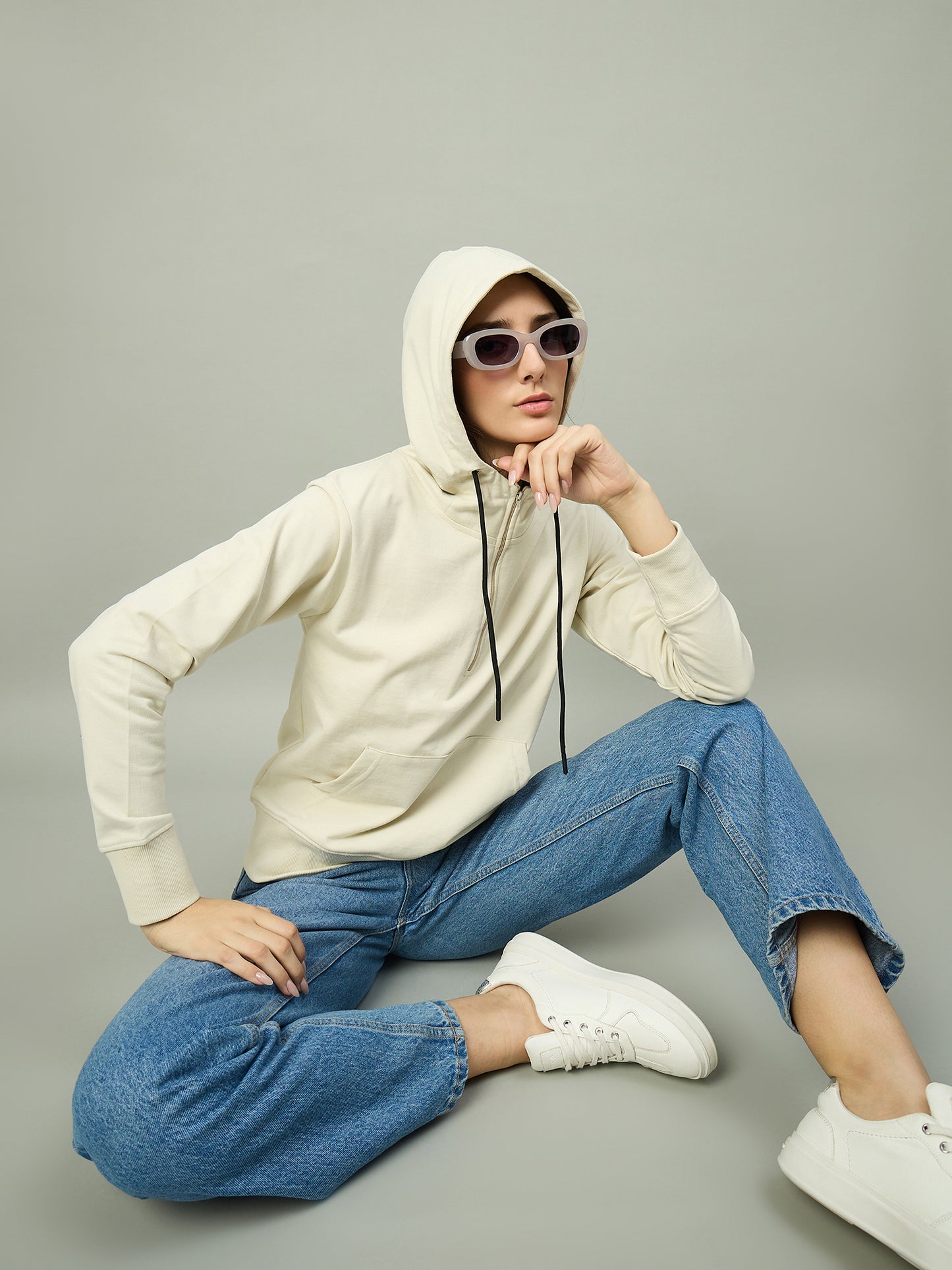 Off White Women Solid Regular Fit Front Half Zipper Hoodie