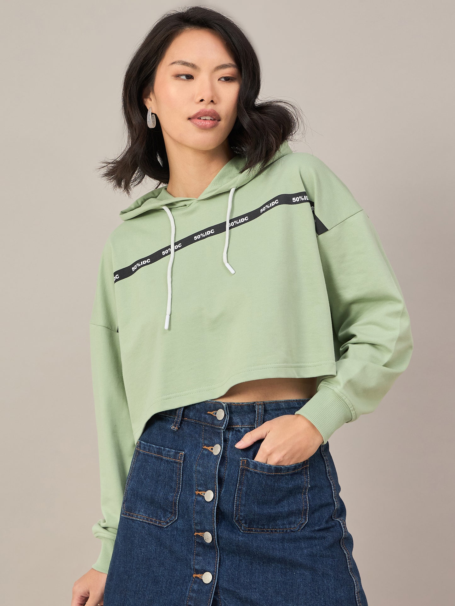 Green Women Solid Cropped Hoodie Sweatshirt