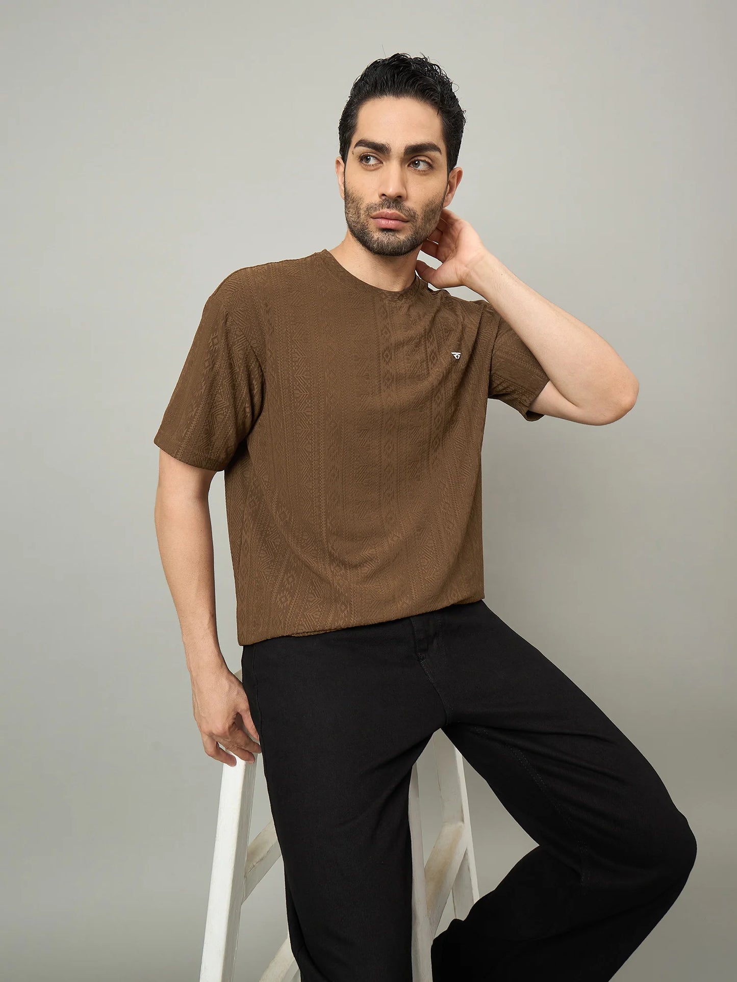 Men Oversized Textured Round Neck Drop Shoulder T-shirt Brown