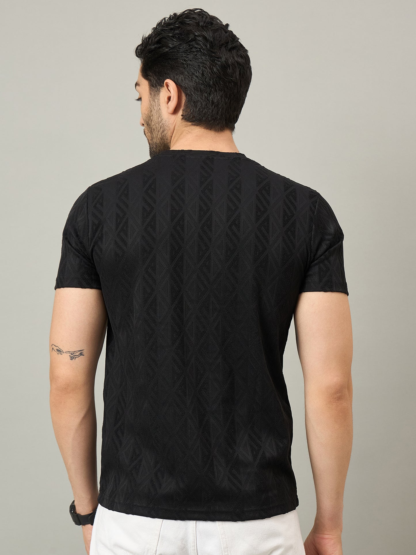 Men Round Neck T-shirt Black