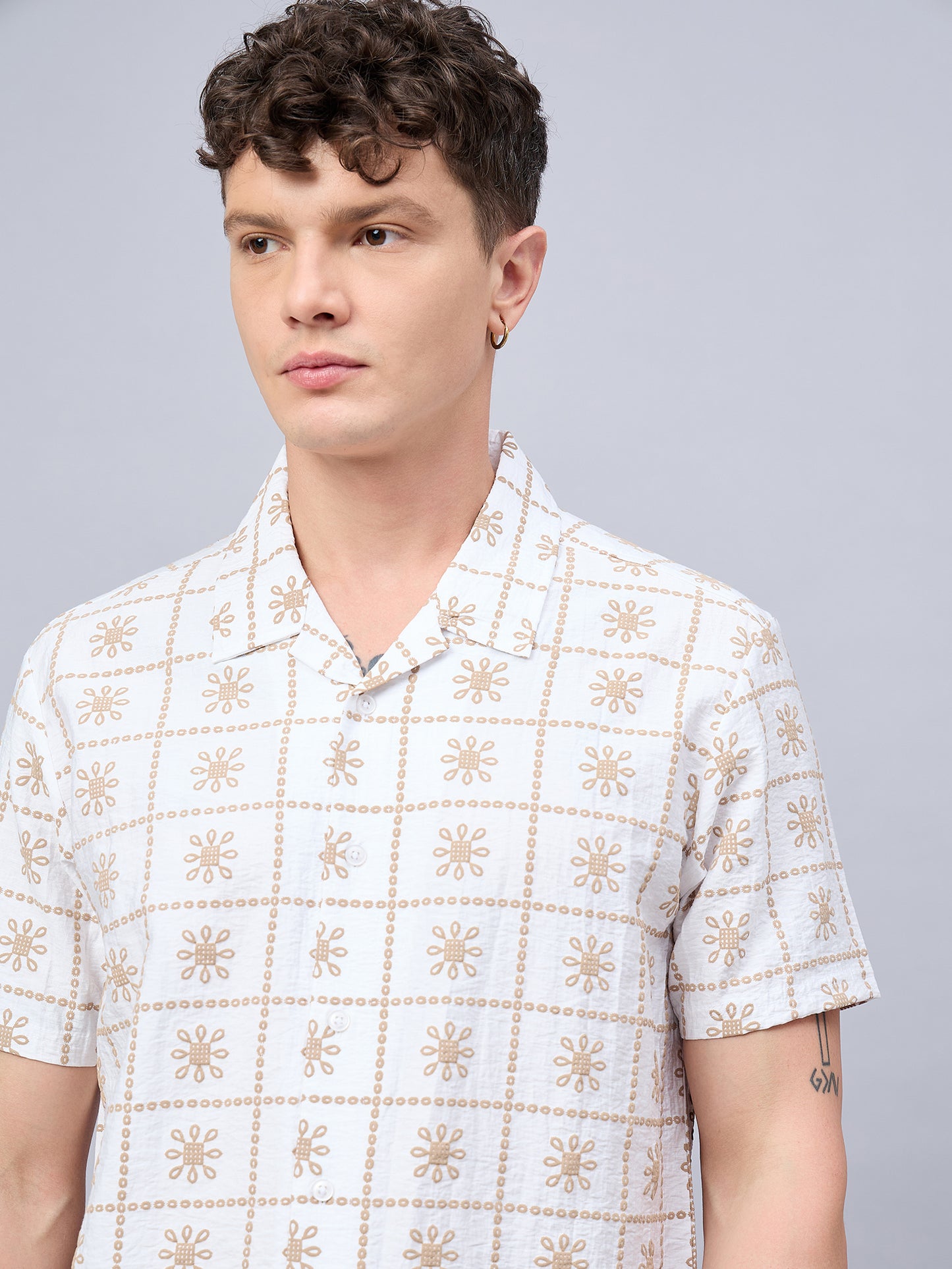 Men White  Self Design Printed Half Sleeve Shirt - Reprise