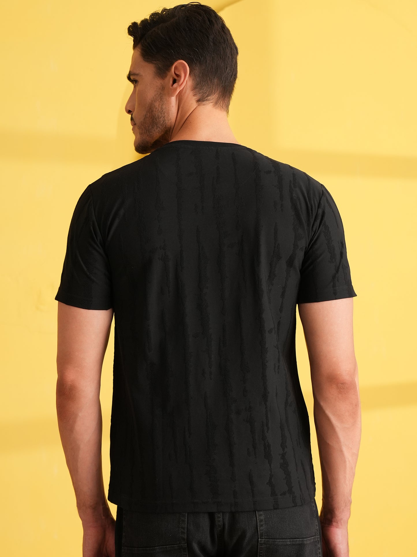 Men Textured Round Neck T-shirt Black