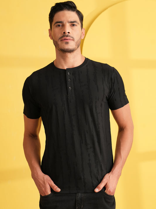 Men Textured Round Neck T-shirt Black