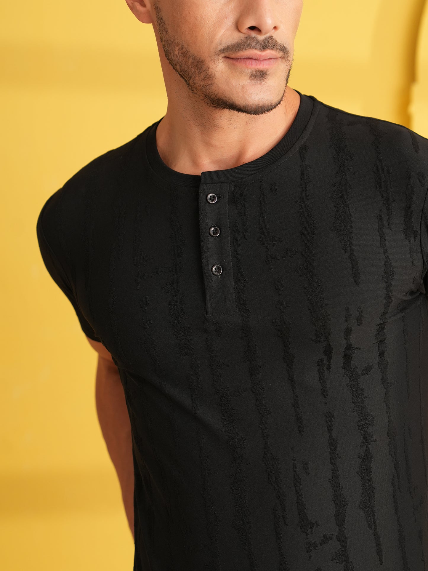 Men Textured Round Neck T-shirt Black