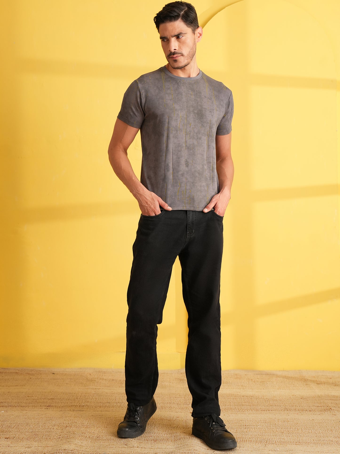 Men Textured Round Neck T-shirt Green - Reprise