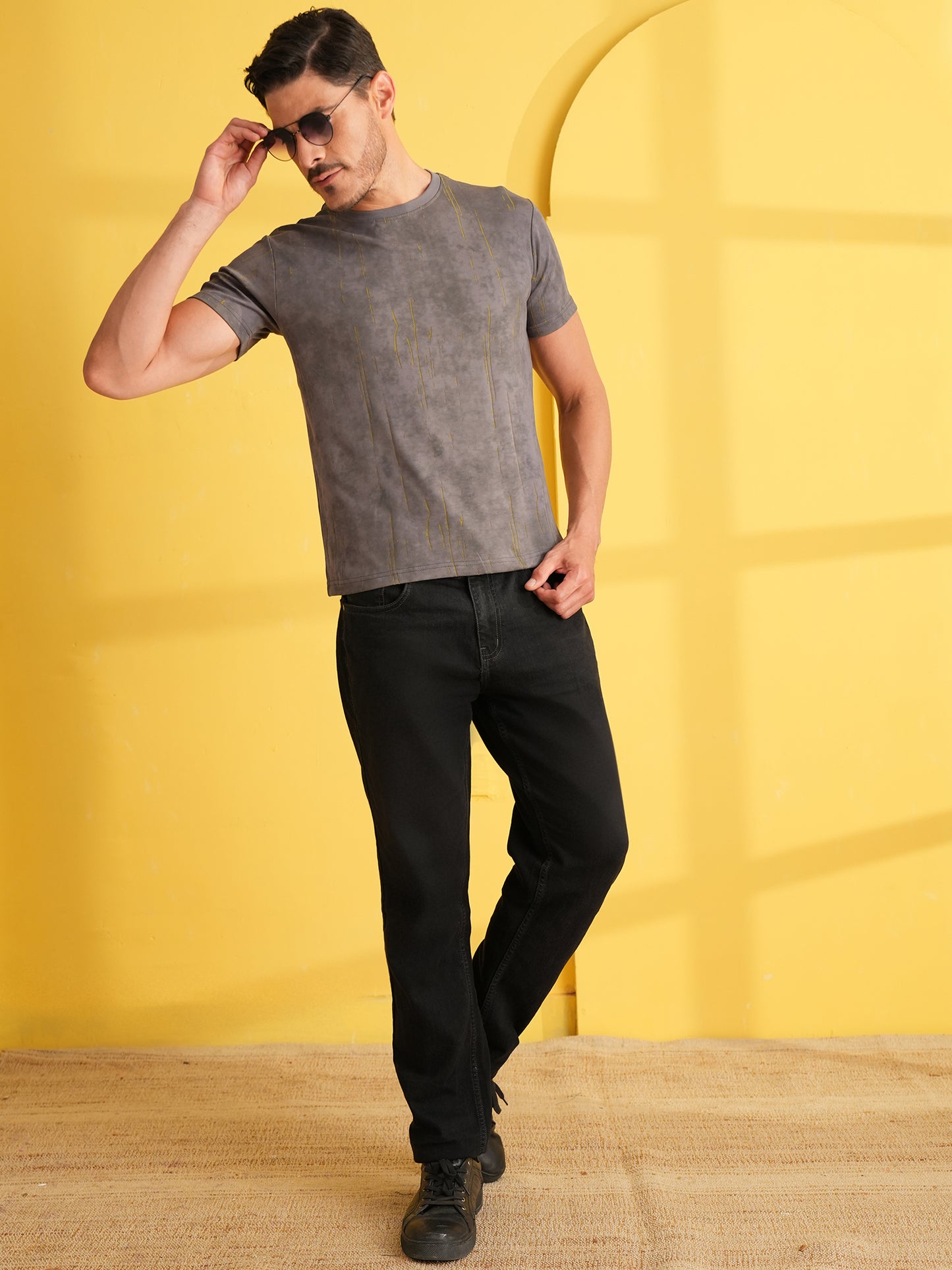 Men Textured Round Neck T-shirt Green - Reprise