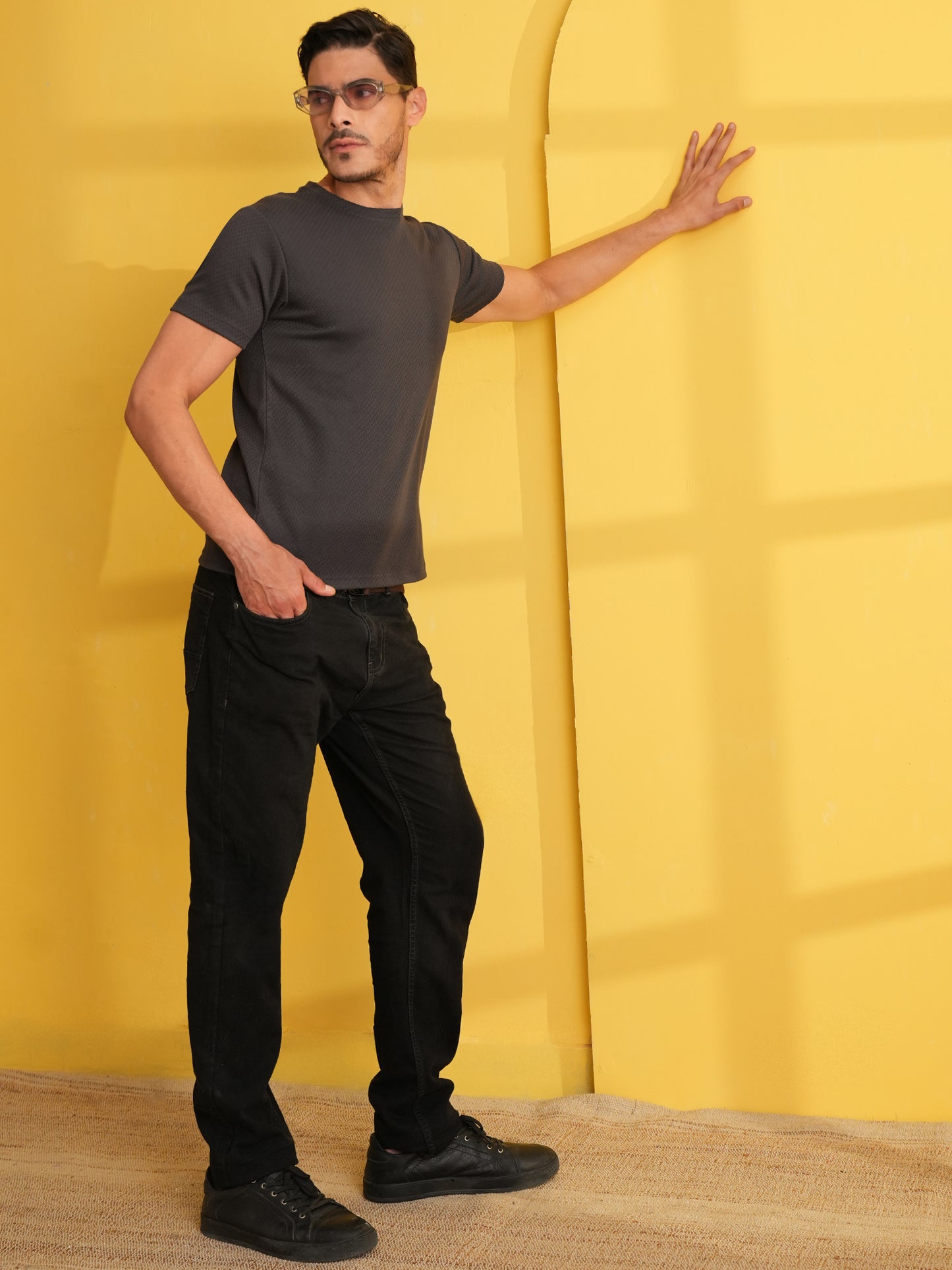Men Solid Round Neck T-shirt Dark Grey