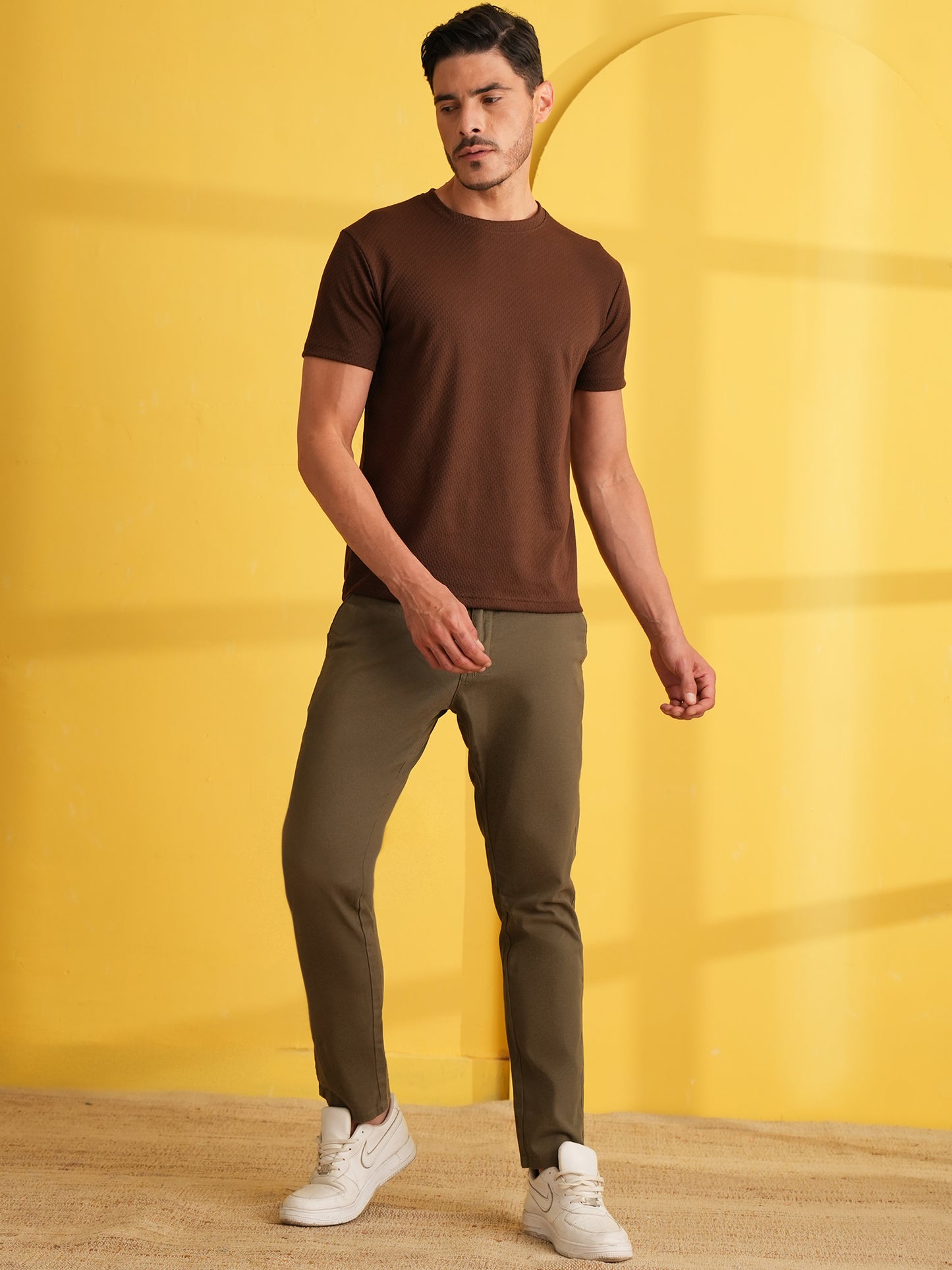 Men Solid Round Neck T-shirt Brown
