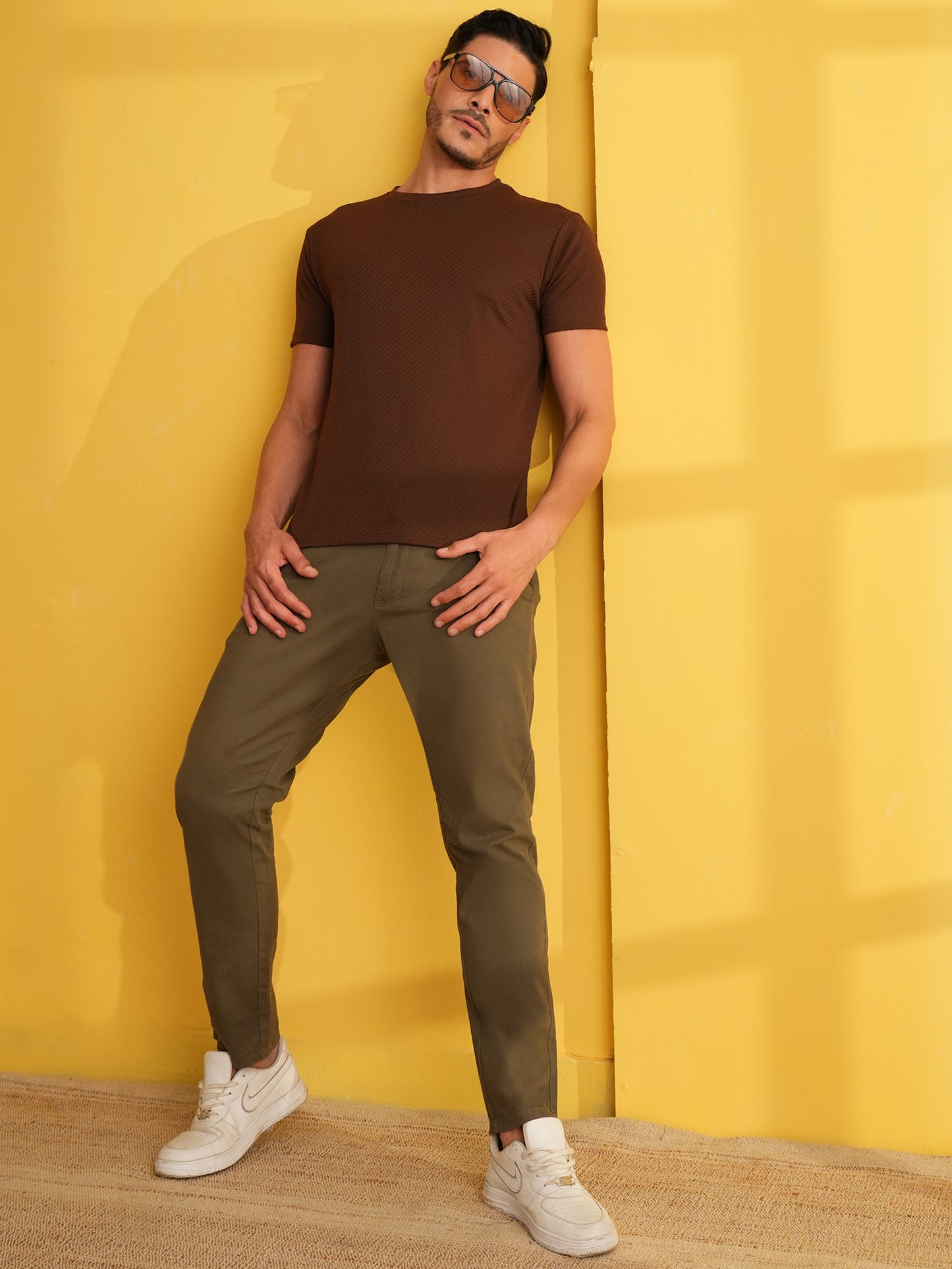Men Solid Round Neck T-shirt Brown