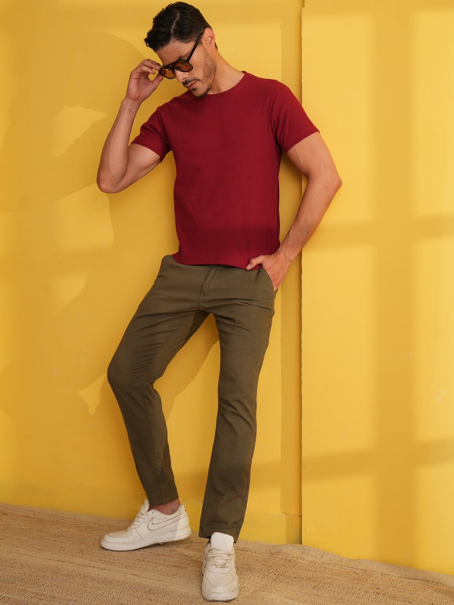 Men Solid Round Neck T-shirt Maroon