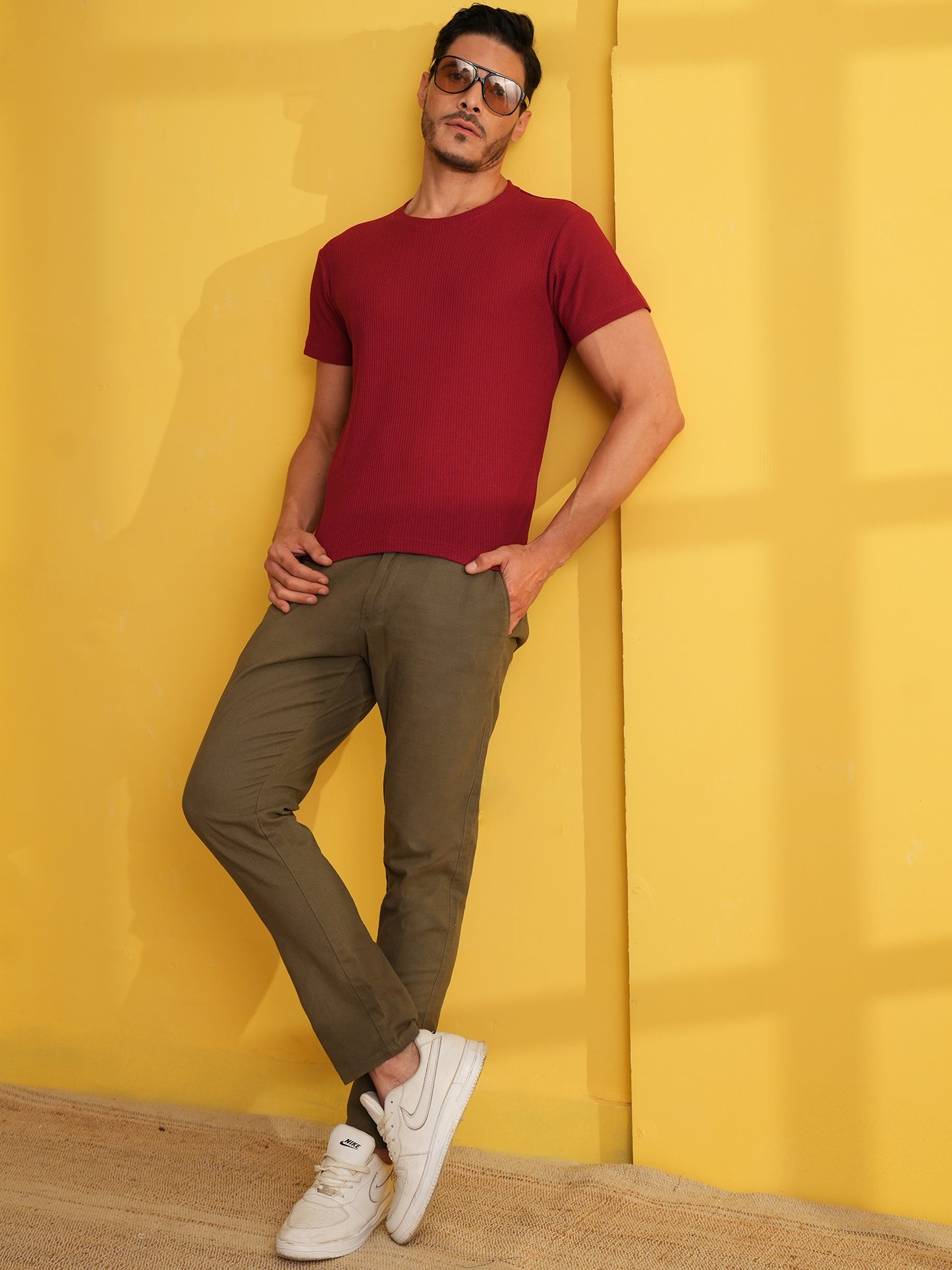 Men Solid Round Neck T-shirt Maroon