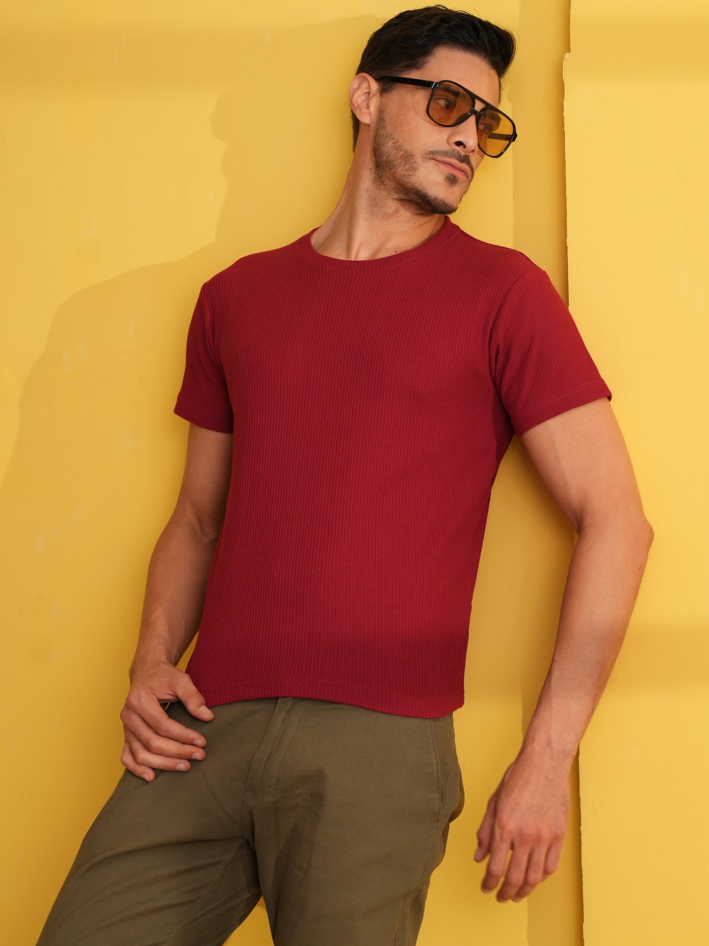 Men Solid Round Neck T-shirt Maroon