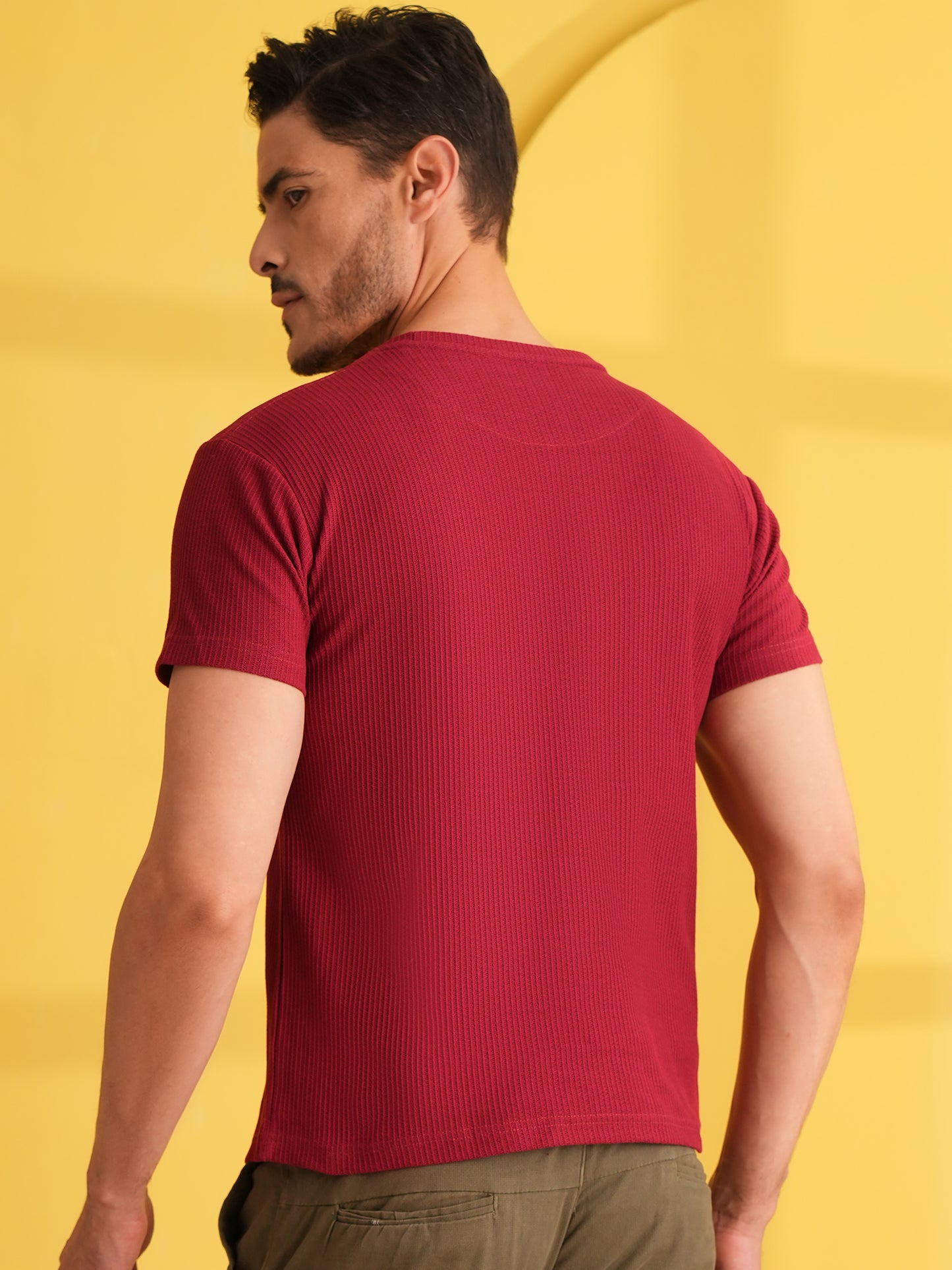 Men Solid Round Neck T-shirt Maroon