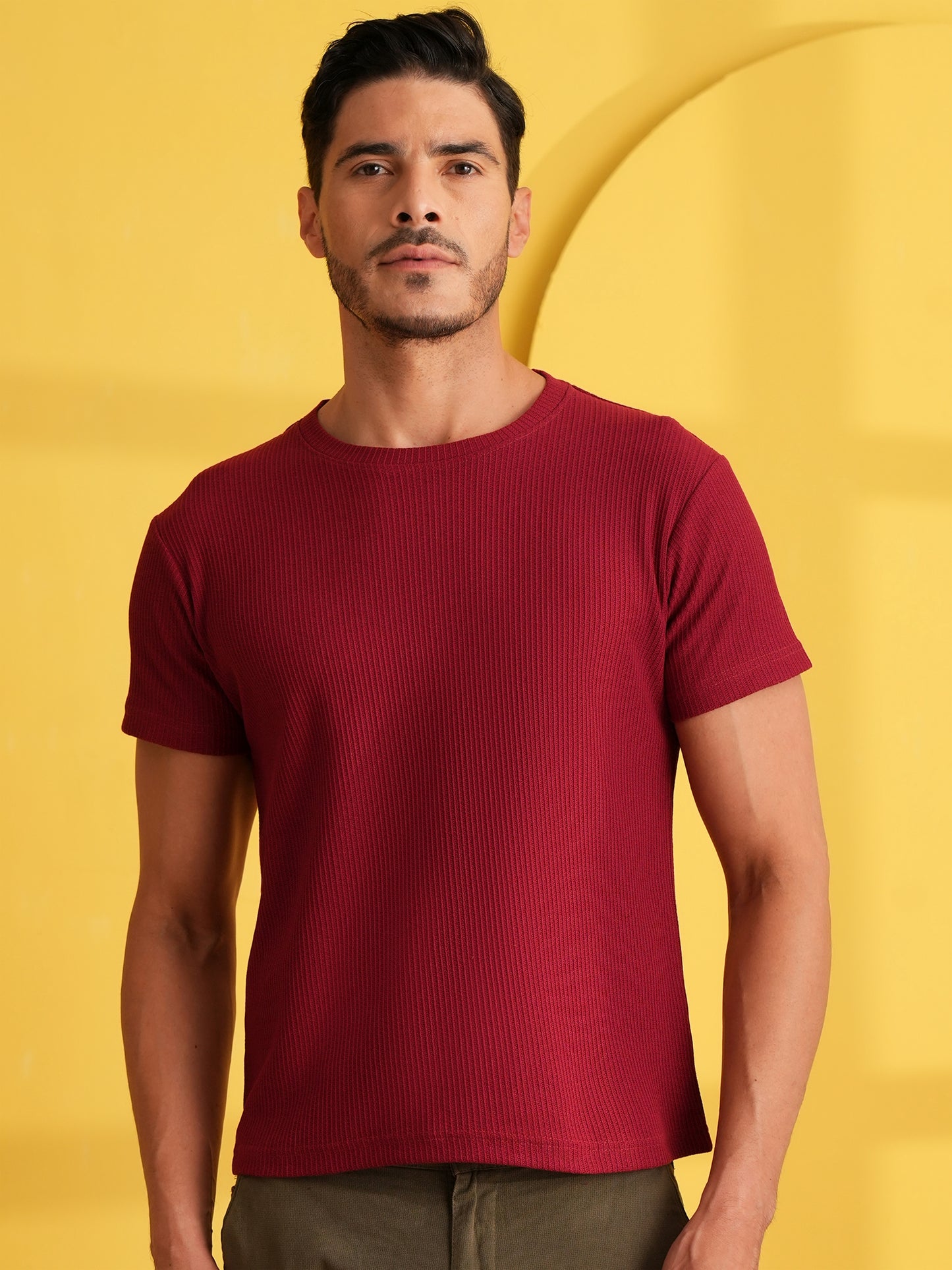 Men Solid Round Neck T-shirt Maroon
