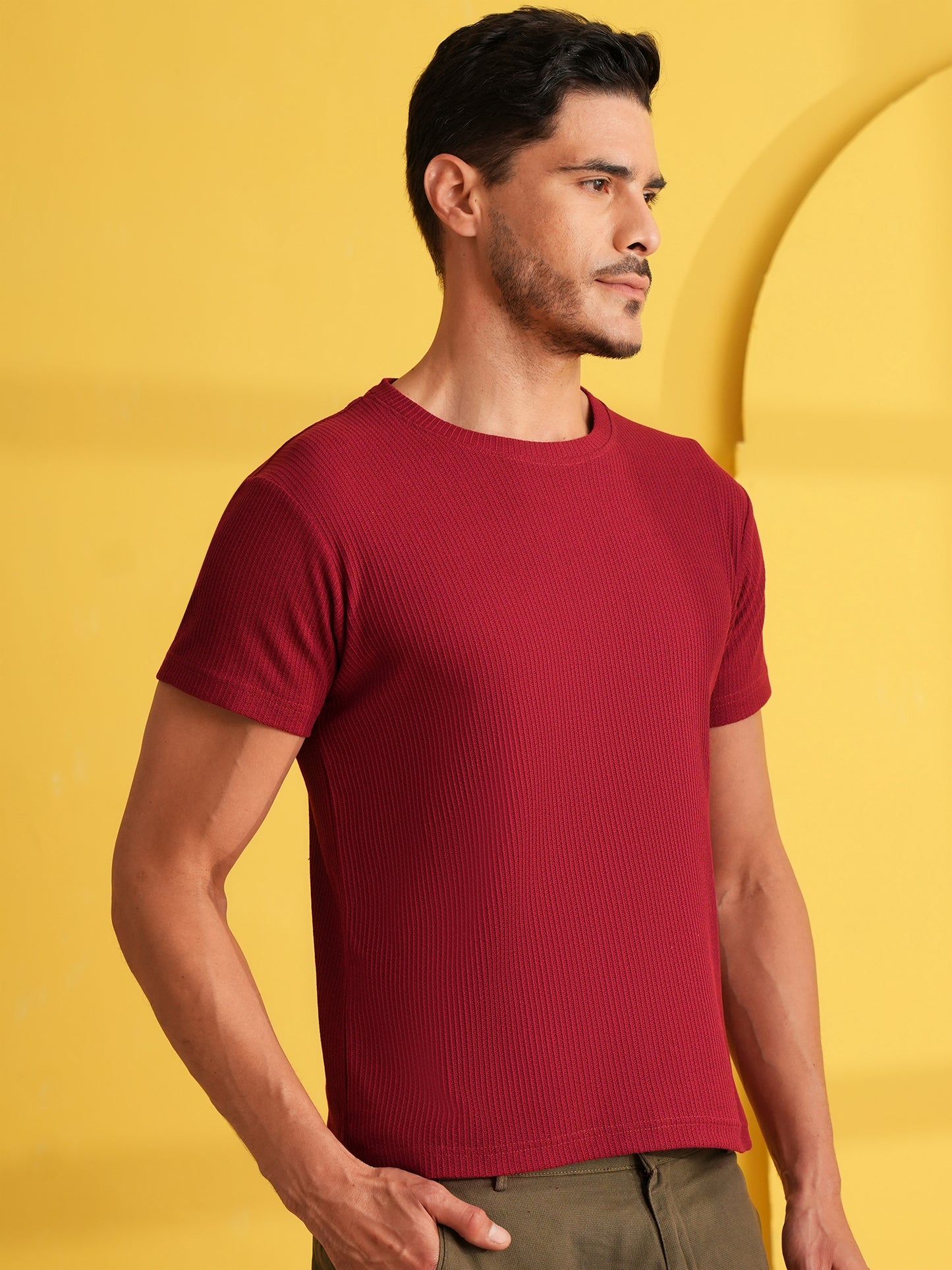 Men Solid Round Neck T-shirt Maroon