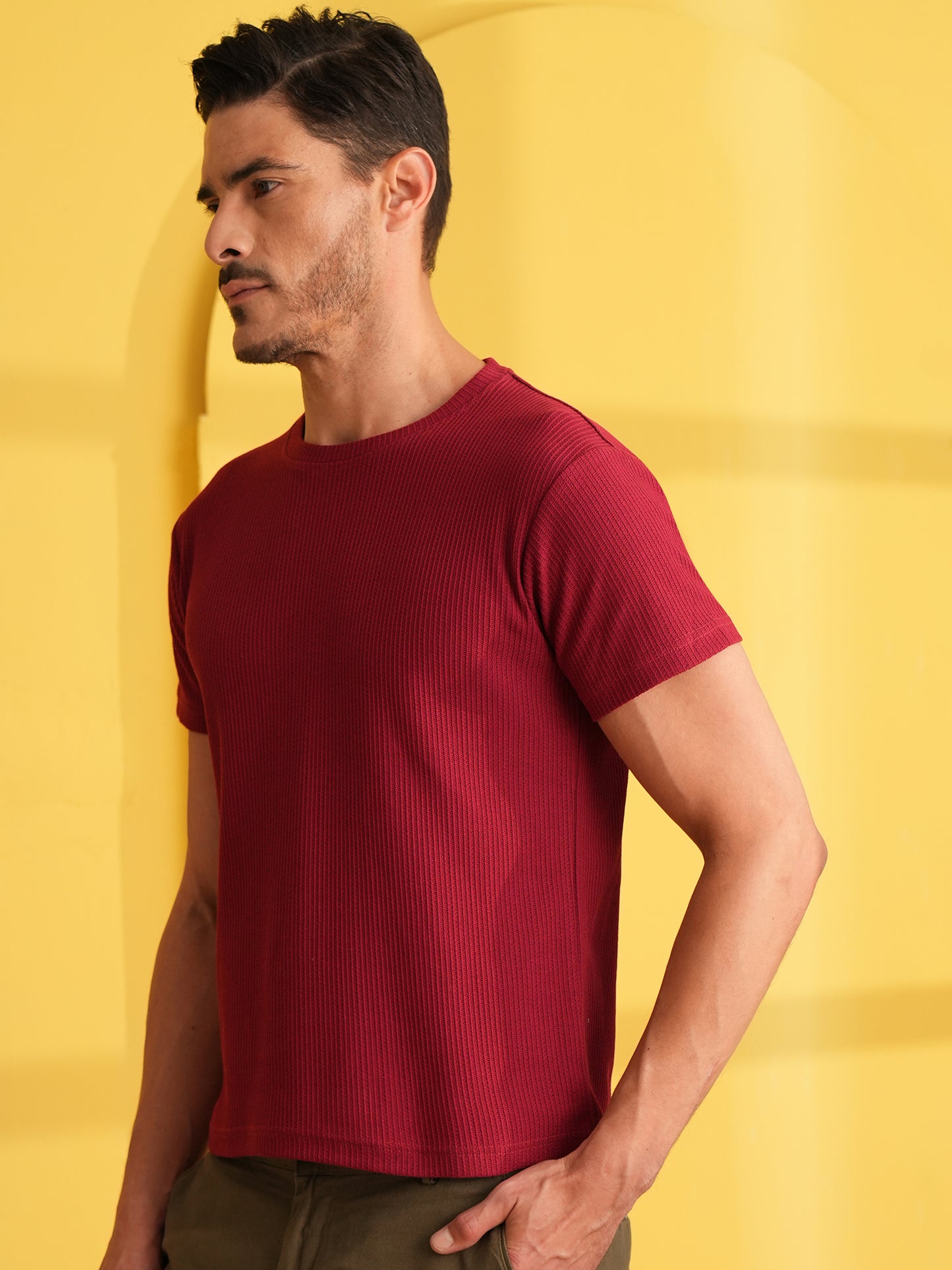 Men Solid Round Neck T-shirt Maroon
