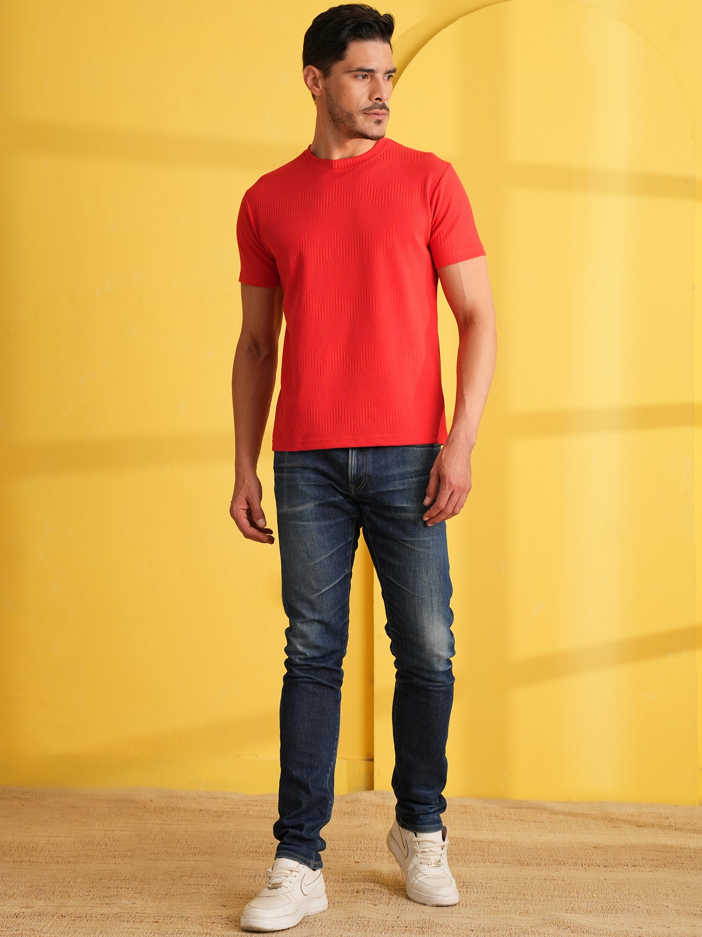 Men Solid Round Neck T-shirt Red