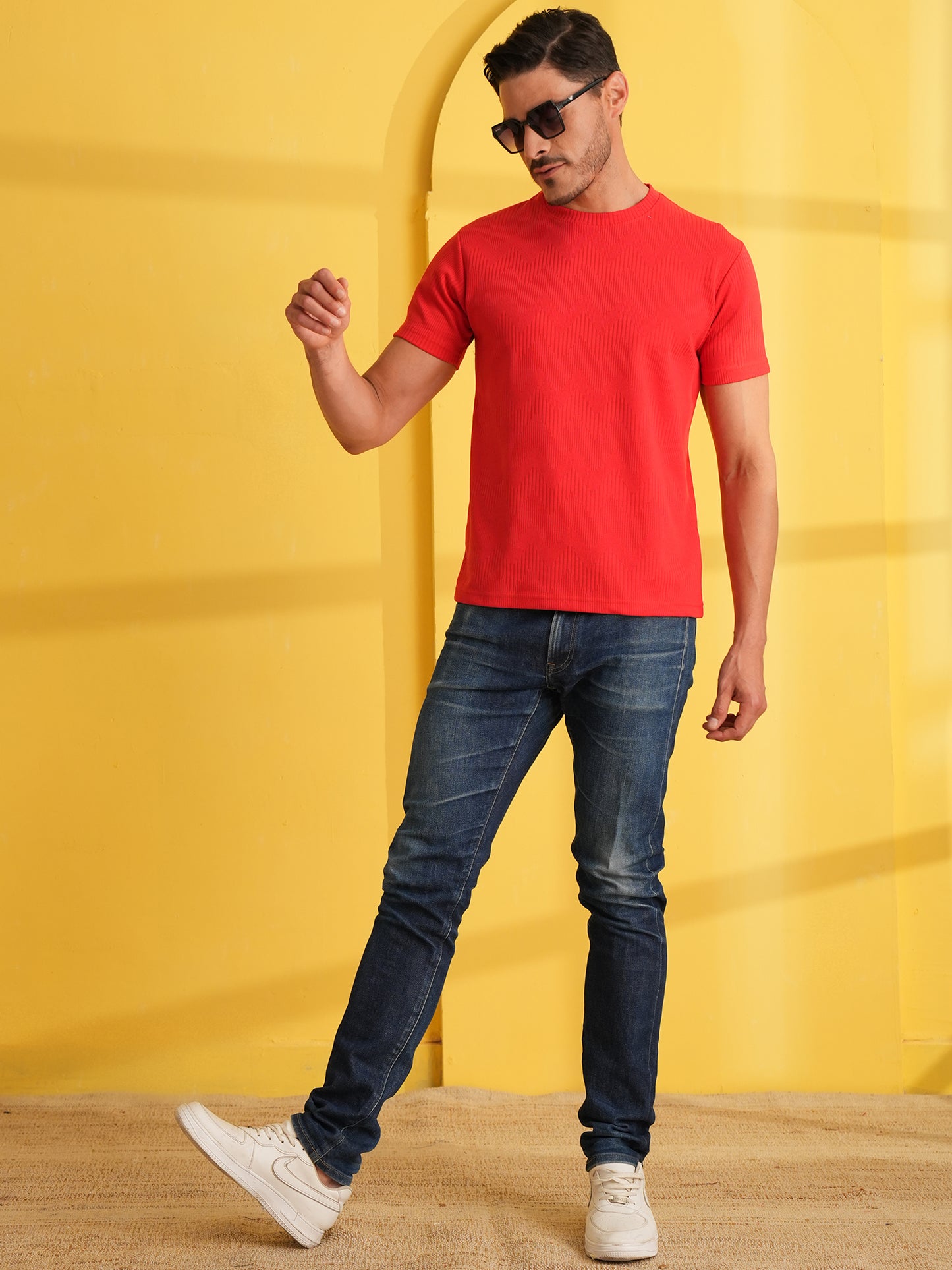 Men Solid Round Neck T-shirt Red