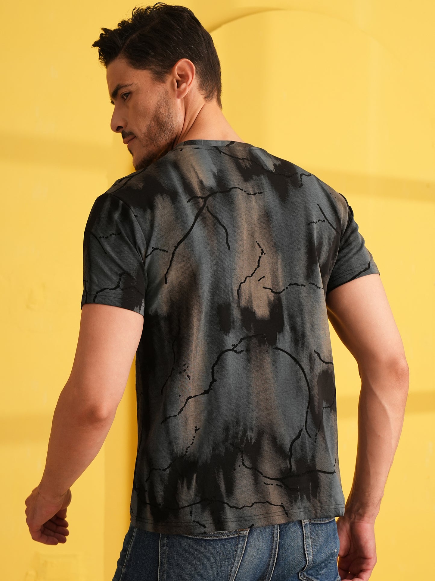 Men Printed Round Neck T-shirt Black Grey