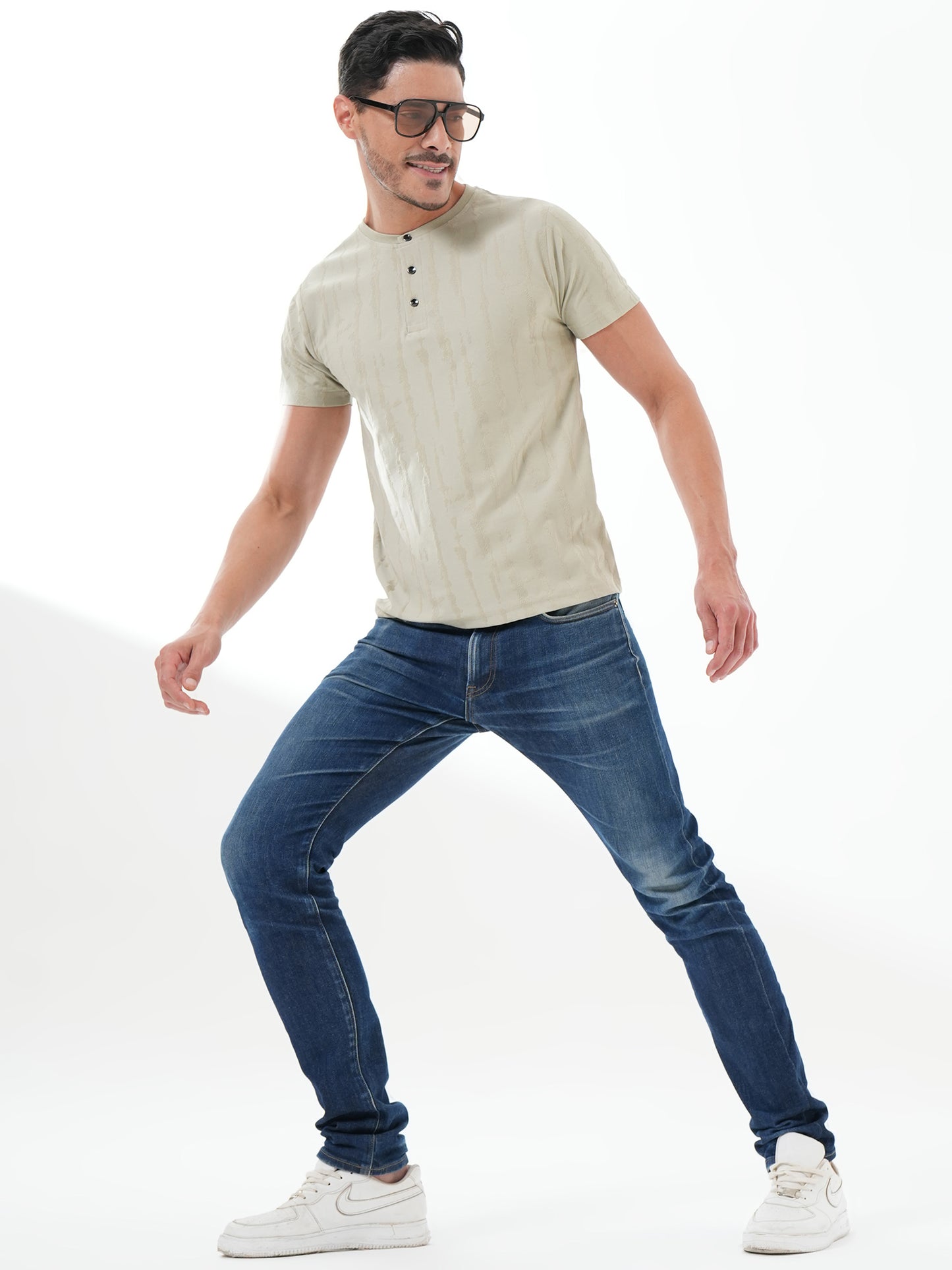 Men Textured Round Neck T-shirt Pista Green