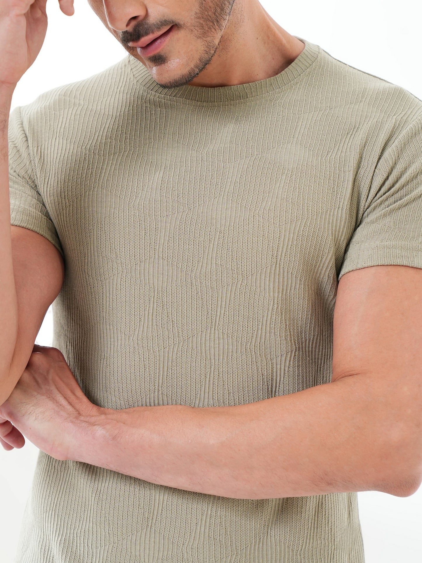 Men Solid Textured Round Neck T-shirt Olive