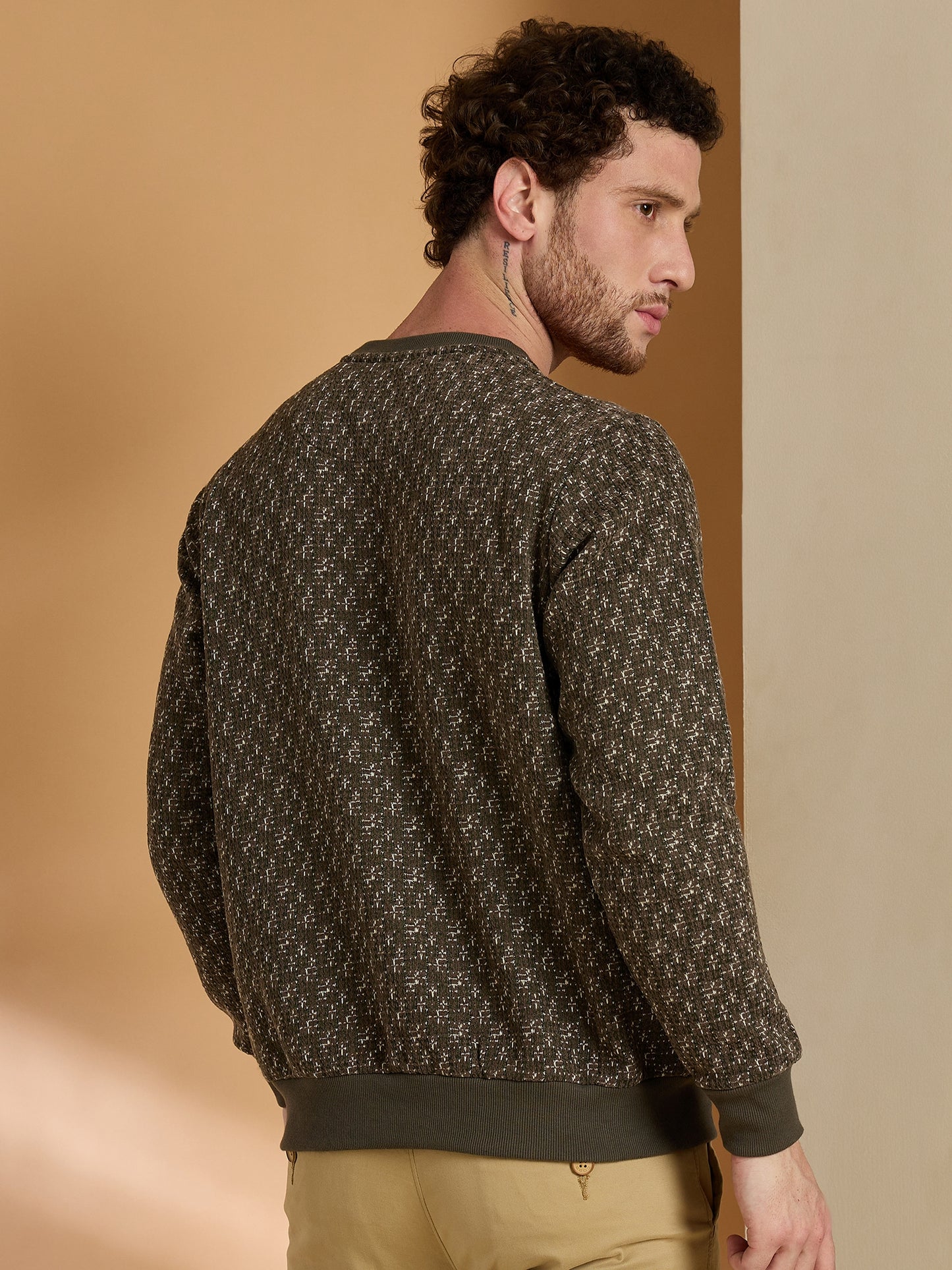 Textured Pullover Full Sleeves Round Neck Sweatshirt