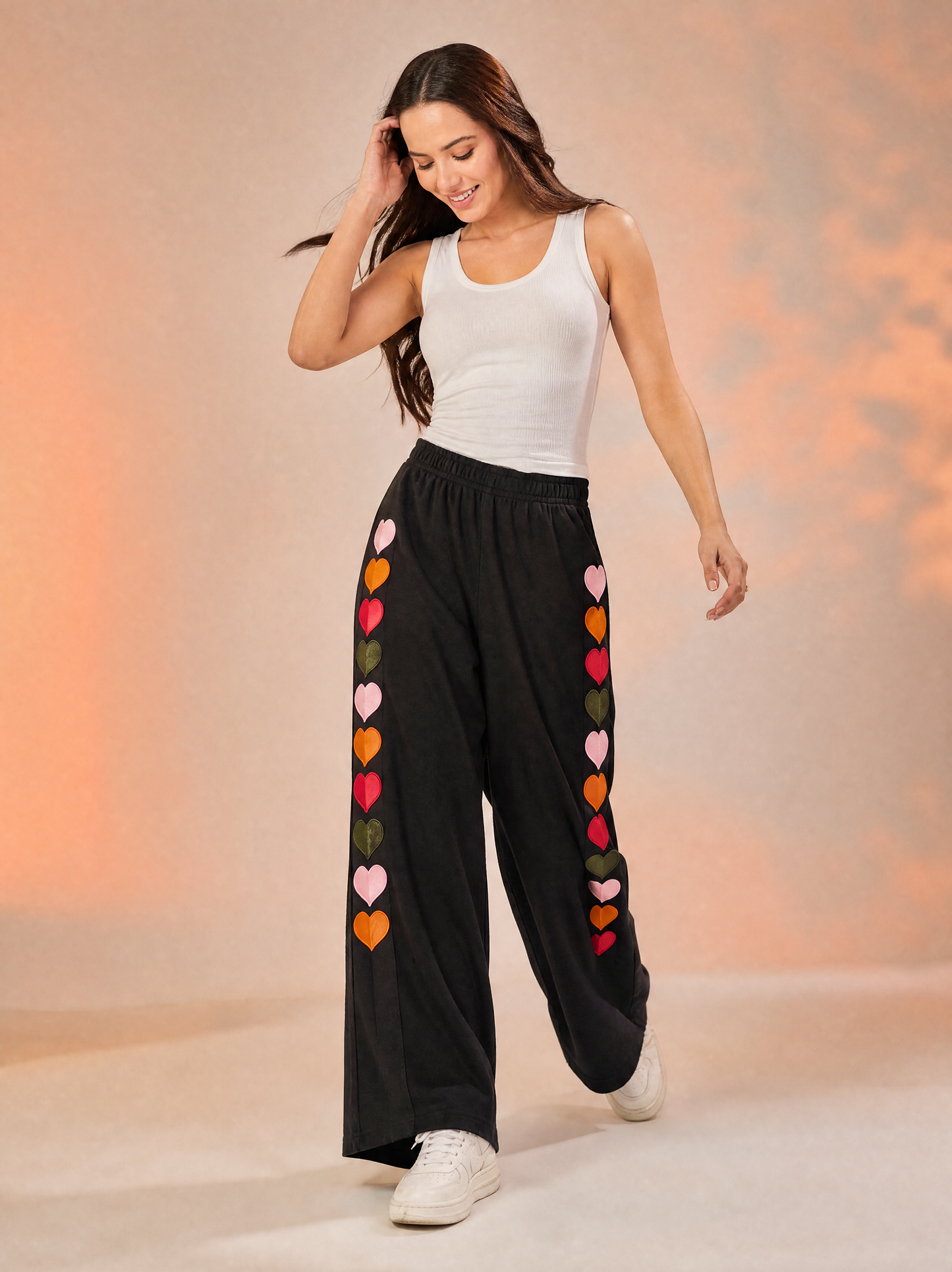 Women Regular Fit Trackpant Black