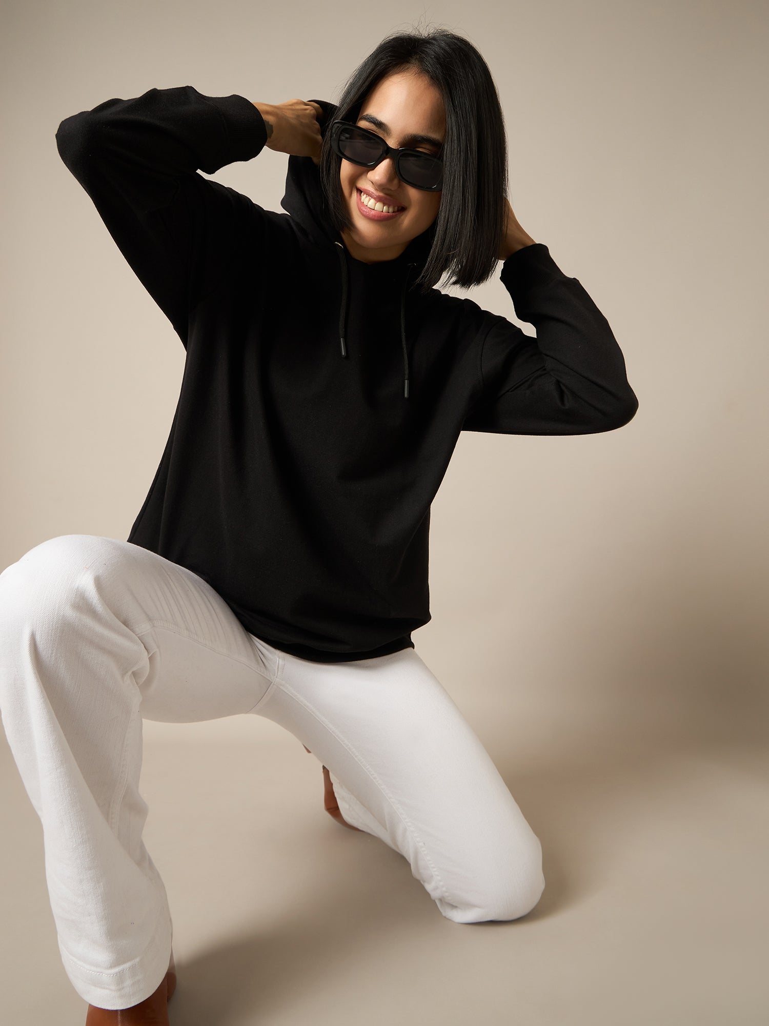 Women Black Solid Hoodie - Reprise
