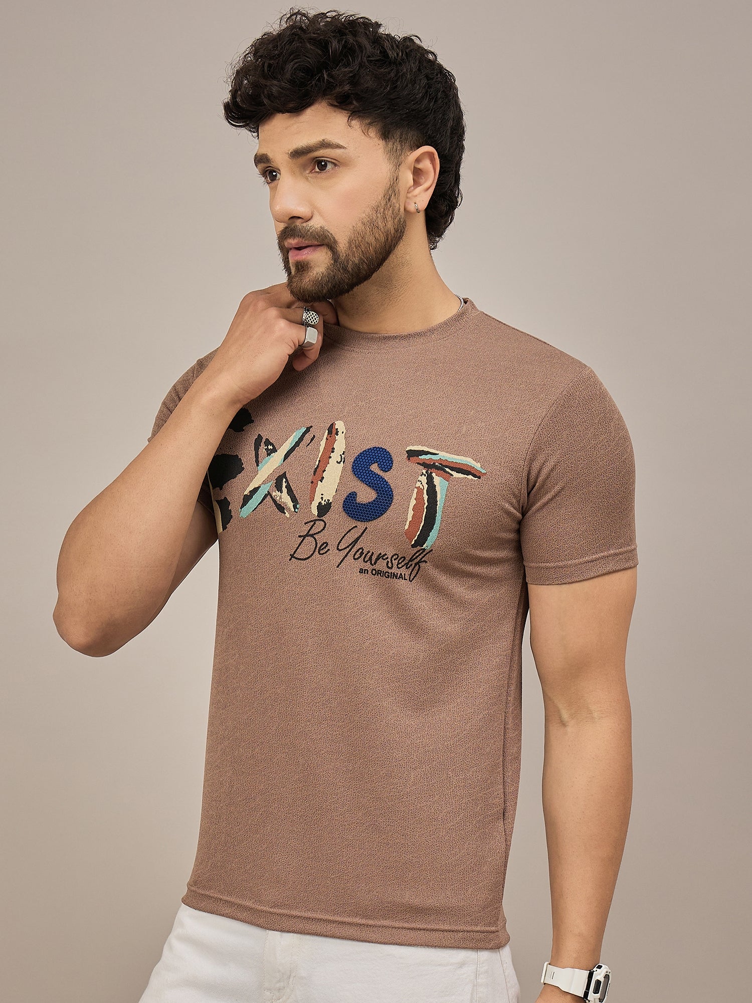 Men Round Neck T-shirt Brown